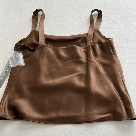 NWT Camisole style top 😍 - Picture 3 of 6